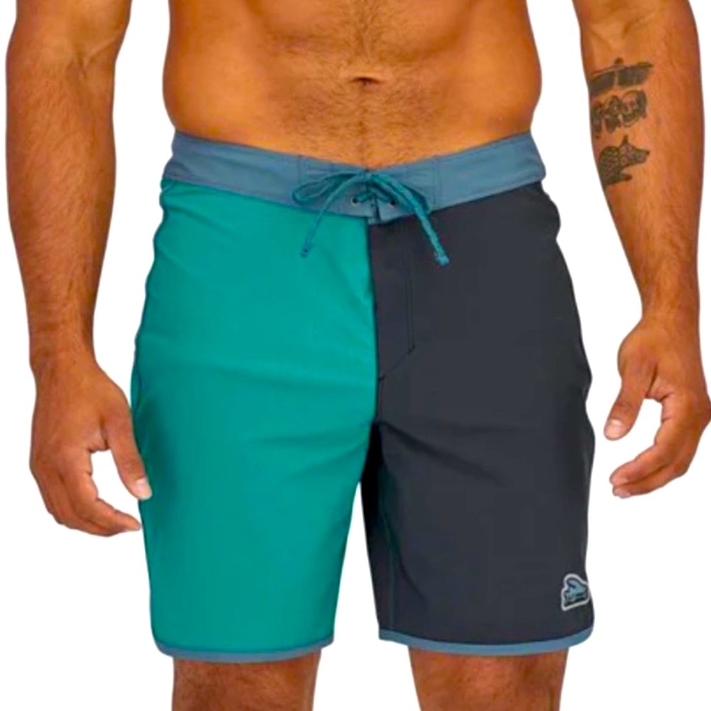 Patagonia Men's Hydropeak Scallop
NWT
Boardshorts - 18". Size- 38